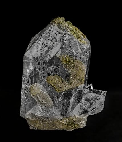 Quartz, Anatase<br />Distrito Kullu, Himachal Pradesh, India<br />10.6 x 5.5 cm<br /> (Author: am mizunaka)