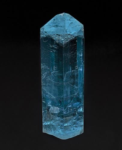 Beryl (variety aquamarine)<br />Valle Shigar, Distrito Shigar, Gilgit-Baltistan (Áreas del Norte), Paquistán<br />7.8 x 4.0 cm<br /> (Author: am mizunaka)