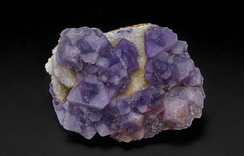 Fluorite, Quartz<br />Tounfit, Boumia, Midelt Province, Drâa-Tafilalet Region, Morocco<br />5.2 x 3.9 cm<br /> (Author: am mizunaka)