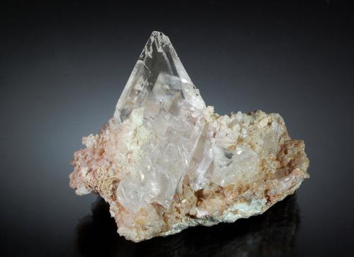 Gypsum<br />Distrito Mumbai (Bombay), Maharashtra, India<br />4.5 x 6.1 cm<br /> (Author: crosstimber)