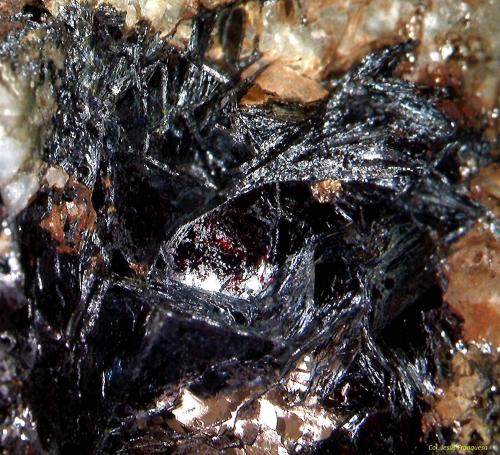 Hematites.<br />Minas Batère, Corsavy, Le Canigou, Céret, Departamento Pirineos Orientales, Occitanie, Francia<br />5´051 x 4´841 mm.<br /> (Autor: Jesus Franquesa Baucells)