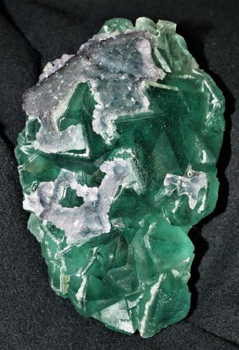 Fluorite<br />Yiwu, Prefectura Jinhua, Provincia Zhejiang, China<br />11x7x2.5 cm<br /> (Author: Joseph DOliveira)