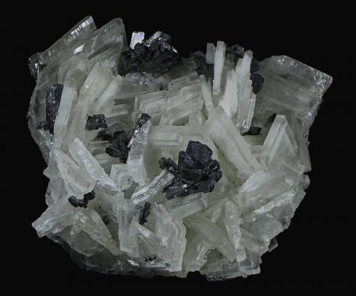 Baryte with Stibnite<br />Baiut, Maramures, Rumanía<br />60 x 50 x 30 mm<br /> (Author: Rob Schnerr)