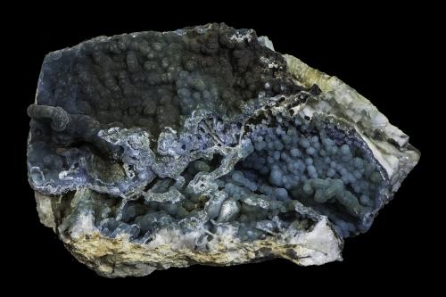 Doyleite, Gibbsite<br />Prefectura Baoshan, Provincia Yunnan, China<br />95 x 60 x 25 mm<br /> (Author: Rob Schnerr)