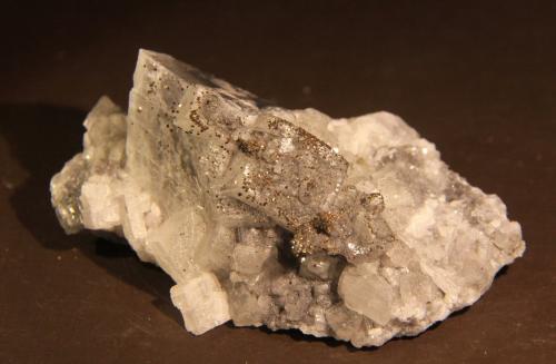 Dolomite, Pyrite<br />Eugui, Esteríbar, Comarca Auñamendi, Comunidad Foral de Navarra (Navarra), España<br />78mm x 34mm x 47mm<br /> (Author: Firmo Espinar)