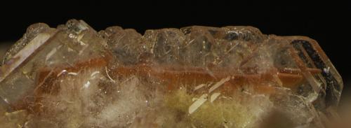 Baryte, Realgar<br />Mina Baia Sprie, Baia Sprie, Maramures, Rumanía<br />FOV appr. 0,5 cm<br /> (Author: Rob Schnerr)