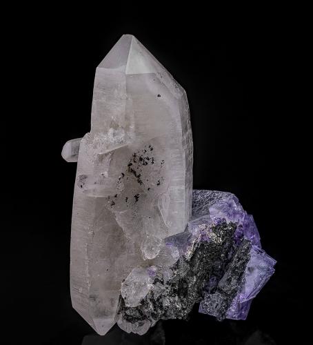 Quartz, Fluorite, Bournonite<br /><br />8.5 x 5.7 cm<br /> (Author: am mizunaka)