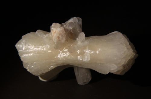 Stilbite-Ca<br />Distrito Pune (Distrito Poonah), Maharashtra, India<br />63mm x 39mm x 24mm<br /> (Author: Firmo Espinar)