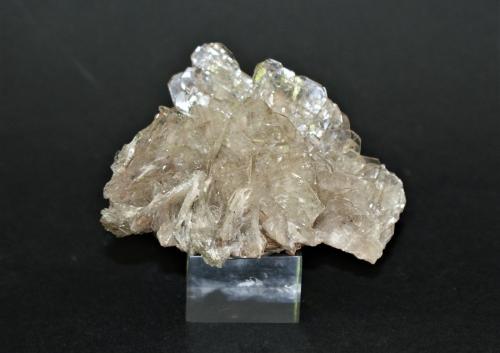 Baryte<br />Cerro Warihuyn, Puños, Distrito Miraflores, Provincia Huamalíes, Departamento Huánuco, Perú<br />80mm x 45mm x 50mm<br /> (Author: Philippe Durand)