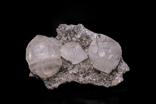 Calcite<br />Cantera Roncari, East Granby, Condado Hartford, Connecticut, USA<br />8.2 x 6.2 cm<br /> (Author: am mizunaka)