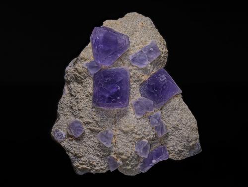 Fluorite<br />Depósito Huraiskoye (Hurayskoye), Distrito Jidinskiy, República de Buriatia, Zabaykalsky Krai, Rusia<br />7.6 x 6.4 cm<br /> (Author: am mizunaka)