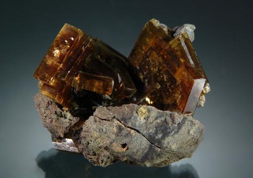 Baryte<br />Mina Magma, Superior, Distrito Pioneer, Montes Pinal, Condado Pinal, Arizona, USA<br />3.1 cm x 4.0 cm<br /> (Author: Michael Shaw)