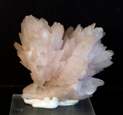 Calcita (variedad manganesífera)<br />Perú<br />6.5 x 5.5 cm<br /> (Autor: Pedro Antonio)