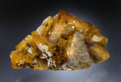 Fluorite with Barite<br />Filón Bergmannisch Gluck Flacher, Frohnau, Annaberg-Buchholz, Distrito Annaberg, Erzgebirgskreis, Sajonia/Sachsen, Alemania<br />12x7x6 cm overall size<br /> (Author: Jesse Fisher)