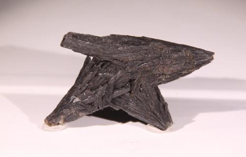 Kyanite<br />Ribeirão das Folhas, Minas Novas, Jequitinhonha, Minas Gerais, Brasil<br />73mm x 43mm x 11mm<br /> (Author: Firmo Espinar)