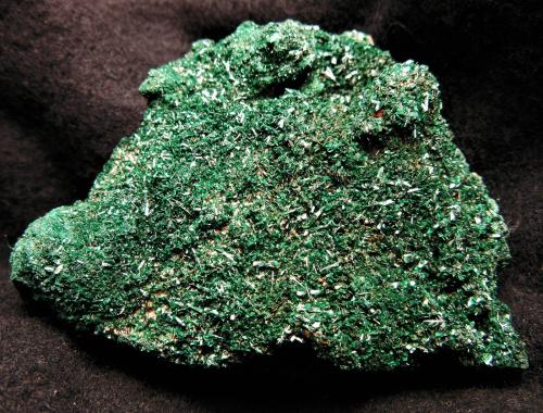 Atacamite<br />Minas Mount Gunson, Pernatty Lagoon, Stuart Shelf, Australia Meridional, Australia<br />6.4x5x2 cm<br /> (Author: Joseph DOliveira)