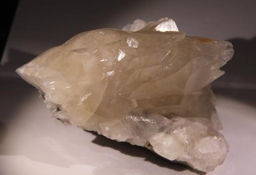 Calcite<br />Mina Moscona, El Llano, Solís, Corvera de Asturias, Comarca Avilés, Principado de Asturias (Asturias), España<br />148mm x 102mm x 122mm<br /> (Author: Firmo Espinar)