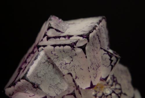 Fluorite<br />Mina Qinglong, Dachang, Qinglong, Prefectura Autónoma Qianxi'nan, Provincia Guizhou, China<br />7.5 cm x 9.5 cm<br /> (Author: Michael Shaw)