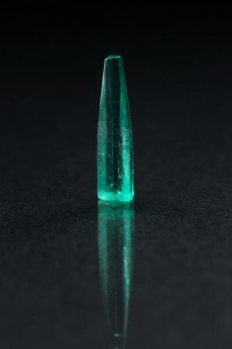 Beryl (variety emerald)<br />La Pita (distrito minero), Municipio Maripí, Cinturón Esmeraldífero Occidental, Departamento Boyacá, Colombia<br />9mm<br /> (Author: Fiebre Verde)