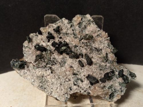 Clinochlore (variety pennine), Quartz, Titanite<br />Valle Ossola, Provincia Verbano-Cusio-Ossola, Piamonte (Piemonte), Italia<br />72 x 56 mm<br /> (Author: Sante Celiberti)