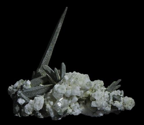 Quartz (variety prase)<br />Ganesh Himal, Distrito Dhading, Bagmati Pradesh, Nepal<br />55 x 30 x 45 mm<br /> (Author: Rob Schnerr)