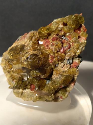 Epidote, Grossular (variety hessonite), Clinochlore<br />Lago Falin, Usseglio, Val di Viù / Valle Viù, Valles Lanzo (Valli di Lanzo), Provincia Ciudad metropolitana de Turín, Piamonte (Piemonte), Italia<br />45 x 40 mm<br /> (Author: Sante Celiberti)