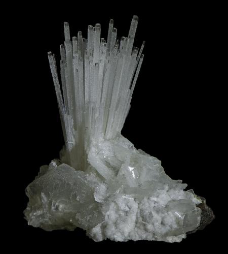 Scolecite<br />Shirdi, Distrito Ahmadnagar, Maharashtra, India<br />35 x 40 x 60 mm<br /> (Author: Rob Schnerr)