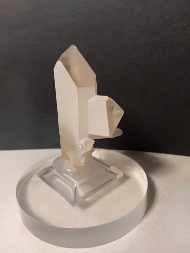 Quartz (variety japan law twin)<br />Glaciar Miage, Valle Veny, Macizo Monte Bianco (Macizo Mont Blanc), Courmayeur, Valle de Aosta (Val d'Aosta), Italia<br />52 x 33 mm<br /> (Author: Sante Celiberti)