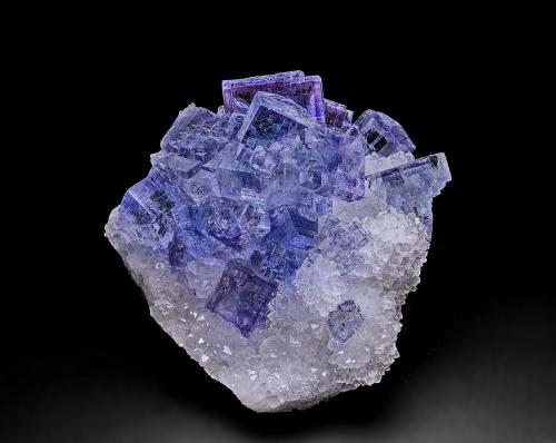 Fluorite, Quartz<br />Mina La Viesca, zona minera de La Collada, Huergo, Siero, Comarca Oviedo, Principado de Asturias (Asturias), España<br />7.2 x 7.1 cm<br /> (Author: am mizunaka)