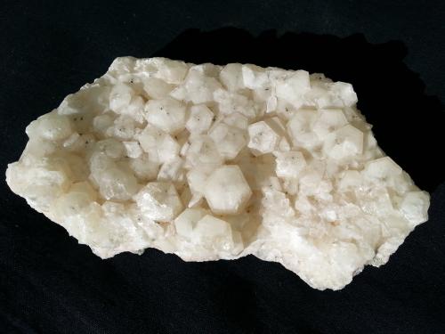 Calcite with Pyrite<br />Túnel norte Wuyi (obras), Wuyishan, Prefectura Nanping, Provincia Fujian, China<br />12 x 6 cm<br /> (Author: Volkmar Stingl)