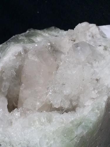 Calcite and Quartz<br />Túnel Baimashan (obras), Qianbaxia, Wuyishan, Prefectura Nanping, Provincia Fujian, China<br />6 x 5 cm<br /> (Author: Volkmar Stingl)