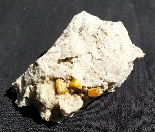 Wulfenite<br />Haiming, Distrito Imst, Tirol Norte, Tirol, Austria<br />5 x 4 cm<br /> (Author: Volkmar Stingl)