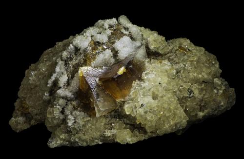 Calcite<br />Distrito Jalgaon, Maharashtra, India<br />100 x 75 x 55 mm<br /> (Author: Rob Schnerr)