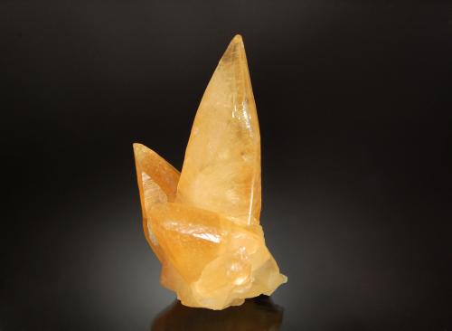 Calcite<br />Malmberget, Gällivare, Norrbotten, Provincia Lappland, Suecia<br />5.5 cm x 8.3 cm.<br /> (Author: Michael Shaw)