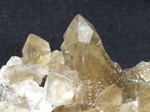 Calcite<br />Túnel Jinshazhou (obras), Guangzhou, Distrito Guangzhou, Provincia Guangdong, China<br />7,5 x 5 cm<br /> (Author: Volkmar Stingl)