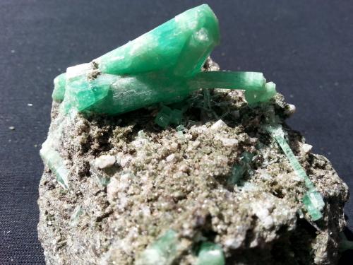 Beryl (variety emerald)<br />Mina Dayakou, Mengdong, Malipo, Prefectura autónoma Wenshan Zhuang y Miao, Provincia Yunnan, China<br />8 x 7 cm<br /> (Author: Volkmar Stingl)