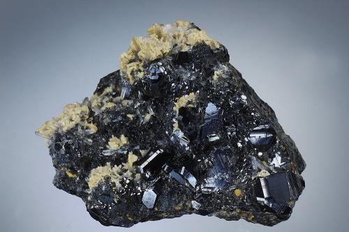 Sphalerite<br />Banská tiavnica (Schemnitz), Distrito Banská tiavnica, Región Banská Bystrica, Eslovaquia<br />53 x 48 mm<br /> (Author: Gerhard Brandstetter)