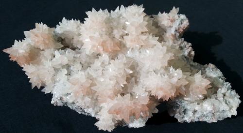 Calcite on Quartz (variety smoky)<br />Zona minera Daye, Edong, Daye, Prefectura Huangshi, Provincia Hubei, China<br />16 x 10<br /> (Author: Volkmar Stingl)