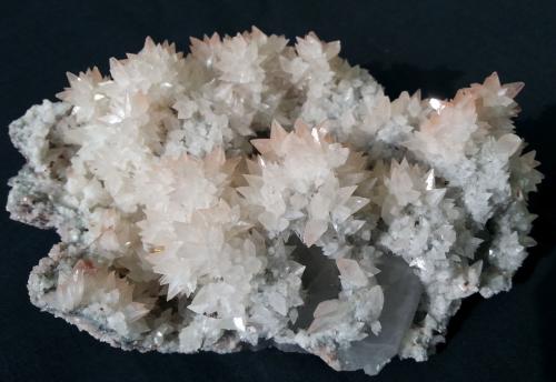 Calcite on Quartz (variety smoky)<br />Zona minera Daye, Edong, Daye, Prefectura Huangshi, Provincia Hubei, China<br />16 x 10 cm<br /> (Author: Volkmar Stingl)