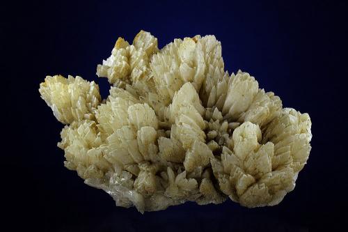 Calcite<br />Banská tiavnica (Schemnitz), Distrito Banská tiavnica, Región Banská Bystrica, Eslovaquia<br />10 x 7 cm<br /> (Author: Gerhard Brandstetter)