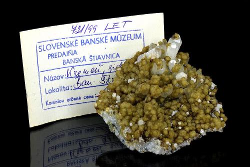 Siderite on Quartz<br />Banská tiavnica (Schemnitz), Distrito Banská tiavnica, Región Banská Bystrica, Eslovaquia<br />7 x 6,5 cm<br /> (Author: Gerhard Brandstetter)