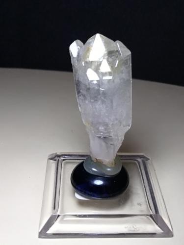 Quartz (variety scepter)<br />Mina Fenice Capanne, Massa Marittima, Provincia Grosseto, Toscana, Italia<br />43 x 16 mm<br /> (Author: Sante Celiberti)