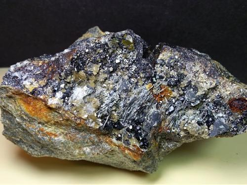 Meneghinite, Sphaleerite, Galena<br />Mina Bottino, Sant'Anna (Sant'Anna di Stazzema), Alpes Apuanos, Municipio Stazzema, Provincia Lucca, Toscana, Italia<br />87 x 59 mm<br /> (Author: Sante Celiberti)