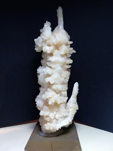 Calcite<br />Roselle, Grosseto, Provincia Grosseto, Toscana, Italia<br />21,5 x 7,5 cm<br /> (Author: Sante Celiberti)