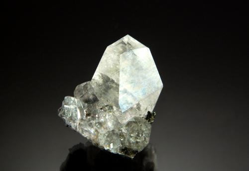 Calcite<br />Mina Linwood, Buffalo, Condado Scott, Iowa, USA<br />2.7 x 3.0 cm<br /> (Author: Michael Shaw)