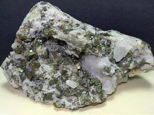 Chalcopyrite, Quartz<br />Mina Fenice Capanne, Massa Marittima, Provincia Grosseto, Toscana, Italia<br />14 x 9,5 cm<br /> (Author: Sante Celiberti)