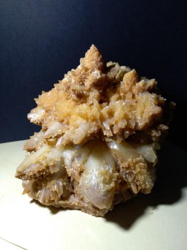 Calcite<br />Campiglia Marittima, Campigliese, Provincia Livorno, Toscana, Italia<br />18 x 15 cm<br /> (Author: Sante Celiberti)