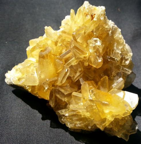 Baryte<br />Distrito Dongchuan, Prefectura Kunming, Provincia Yunnan, China<br />7 x 6 cm<br /> (Author: Volkmar Stingl)