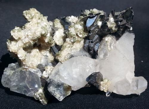 Quartz, Fluorite, Ferberite<br />Mina Yaogangxian, Yizhang, Prefectura Chenzhou, Provincia Hunan, China<br />5 x 3,5 cm<br /> (Author: Volkmar Stingl)