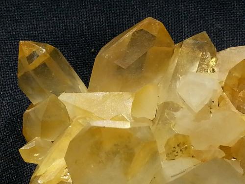 Quartz, Calcite<br />Cañon Fendels, Ried im Oberinntal, Distrito Landeck, Tirol Norte, Tirol, Austria<br />6 x 5 cm<br /> (Author: Volkmar Stingl)